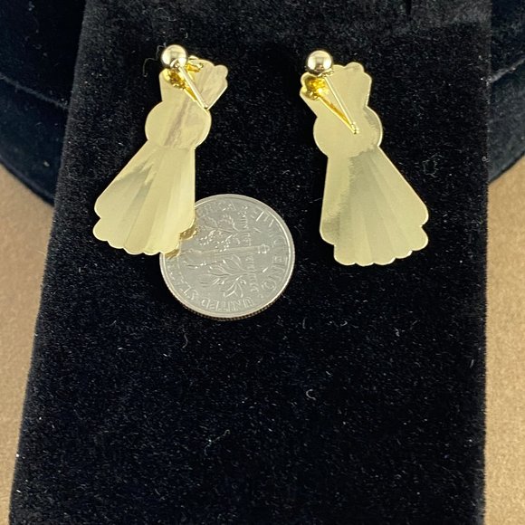 SOLD Vintage 14 Karat Gold Southwest Concho Earrings - Picture 3 of 6